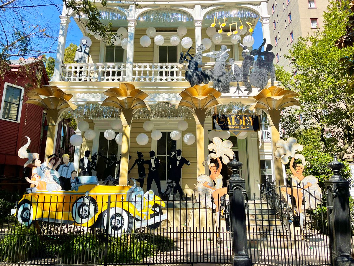 DavidMora's tweet photo. @Kristine_Froeba Don’t miss the Great Gatsby #HouseFloat next to Igor’s on St. Charles Avenue (right before Jackson Avenue); it’s my favorite so far! 🥂🍾 https://t.co/T0rVpz53Rt