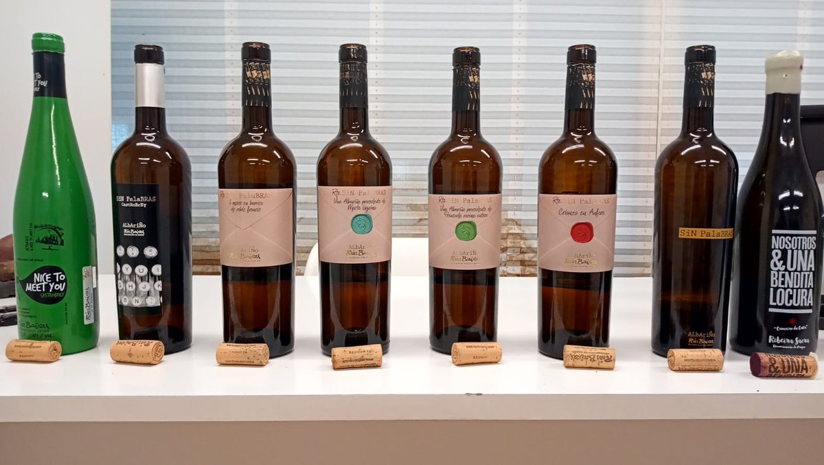 Posted <a href="/withregram/">Repost app</a> • @wine_palace 

▶️winepalace.es

La bodega CASTROBREY es un referente en Rías Baixas, nos encanta lo que hace y no nos cansamos de recomendarlo, ¡porque siempre nos hace quedar bien! Ahhhh… y sus vinos de Ribeira Sacra, son UNICOS!!!🍷🍷