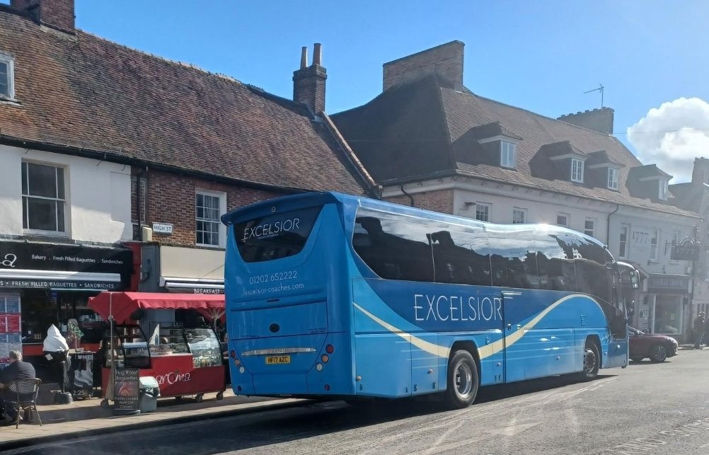 ExcelsiorCoach's tweet photo. Thank you #GrahamB for your picture of @ExcelsiorCoach fleet no: 4 touring around @Wimborneminster. Looking good in the #Winter sun. #effortlesscoachhire https://t.co/zpSN45PbWa