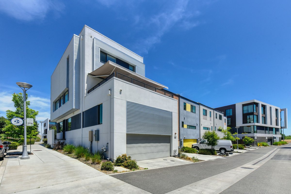TeamLeadingEdge's tweet photo. Real Estate Investing - When Should I Start?

#realty #homes #property #home #realestateinvesting #investing

https://t.co/1ObLkJag7T https://t.co/W0gkg0MQLf