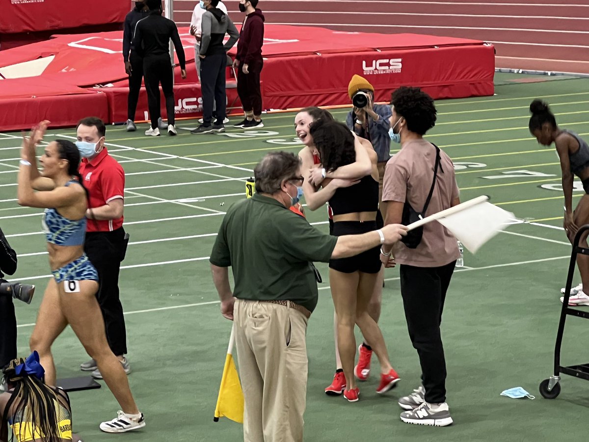 jgault13's tweet image. Incredible scenes in Boston. Roisin Willis and Sophia Gorriaran BOTH destroy the US high school 800m record (previously 2:01.78 by Sammy Watson).

2:00.06 for Willis, 2:00.58 for Gorriaran. Wow!