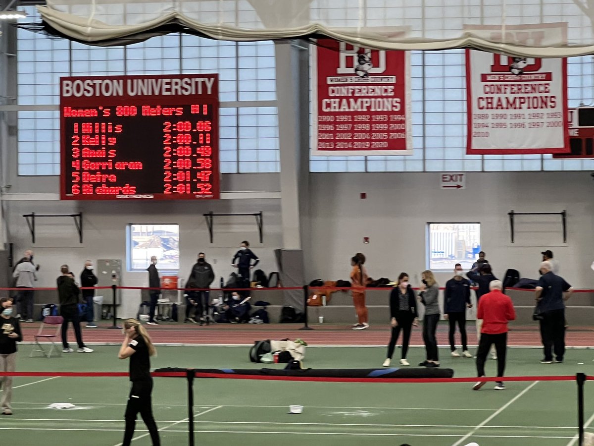 jgault13's tweet image. Incredible scenes in Boston. Roisin Willis and Sophia Gorriaran BOTH destroy the US high school 800m record (previously 2:01.78 by Sammy Watson).

2:00.06 for Willis, 2:00.58 for Gorriaran. Wow!