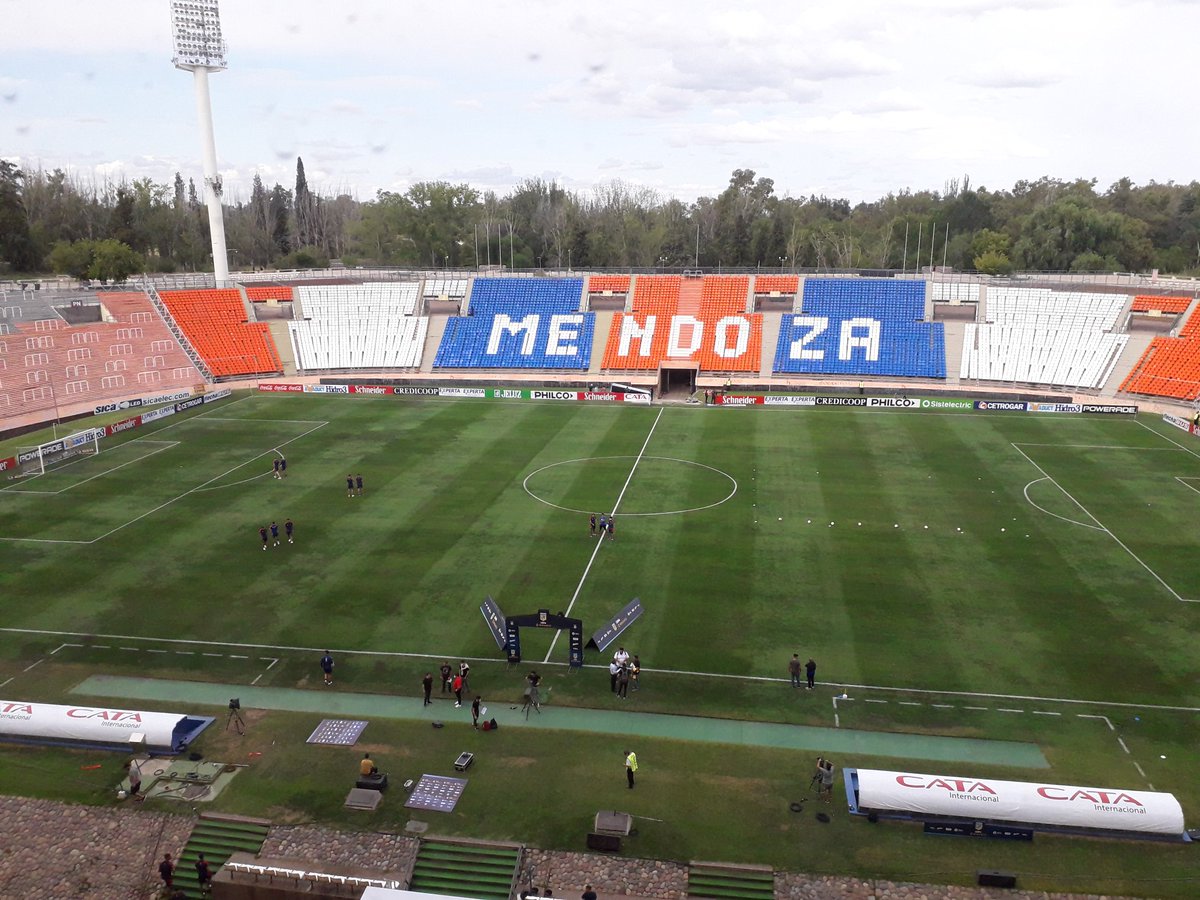 DjFatsRebo's tweet photo. ARRANCAMOS EL FÚTBOL...!!! Se viene @ClubGodoyCruz vs @catigreoficial con el relato de @roblestano comentarios de @DANIELFIOCHETTA @gabrielsotelo93 @jonapesci y como siempre por @radionihuil AM 680 FM 98
.9 https://t.co/pAEayxHikD #SentiNihuil ⚽️📻🌥 https://t.co/I0WqFQeCAu
