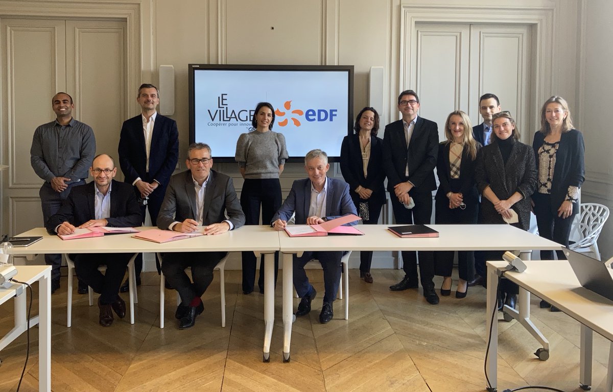 ✍️<a href="/EDF_Aquitaine/">EDF Nvelle-Aquitaine</a> renouvelle sa convention de partenariat avec le <a href="/VillageAquitain/">Le Village by CA Aquitaine</a>, en présence de <a href="/JulienVilleret/">Julien Villeret</a>, directeur de l'💡#Innovation du groupe <a href="/EDFofficiel/">EDF</a>.
🎯Objectif : accompagner les #Startups pour créer ensemble les offres🌱#BasCarbone de demain ! <a href="/EDF_Entreprises/">EDF Entreprises</a>