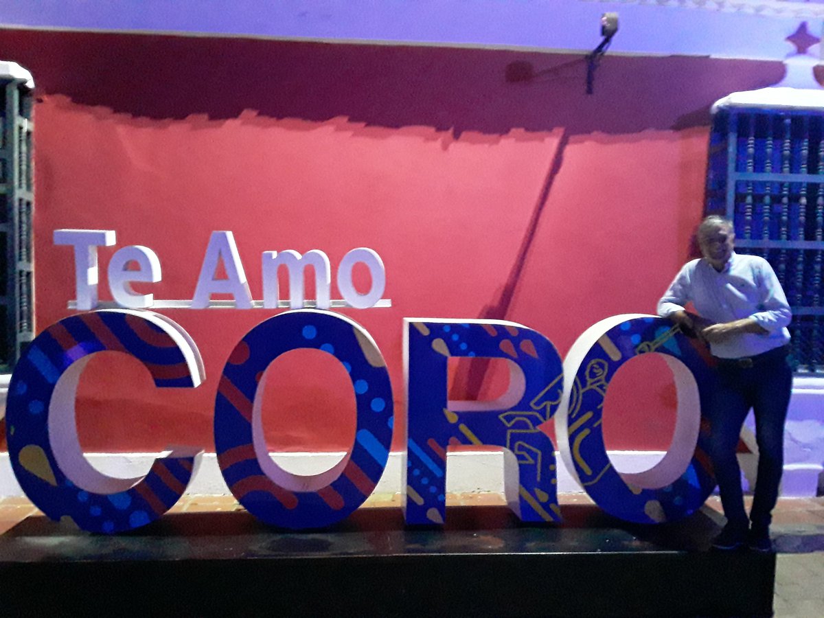 JuanGotopo's tweet photo. Visita nocturna al Centro Histórico de Coro por parte de los delegados de la Oficina de Turismo de Curazao. 🇻🇪🇨🇼

#Coro #Curazao #CentroHistorico #PatrimonioMundial https://t.co/k1Z1xfBTCW