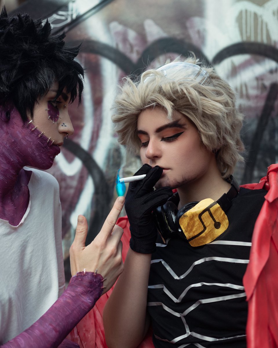 toxicfoxes's tweet photo. 𝘍𝘳𝘦𝘦 𝘢𝘯𝘥 𝘺𝘰𝘶𝘯𝘨 𝘢𝘯𝘥 𝘸𝘦 𝘤𝘢𝘯 𝘧𝘦𝘦𝘭 𝘯𝘰𝘯𝘦 𝘰𝘧 𝘪𝘵
─────〔🪶🔥〕──────

Looking back at this epic shoot with the lovely Max from @CosplayMxk! Frothing at the mouth thinking of future shoot plans…

#dabihawks #hawks #bnha #dabi
📸- Wendy.Snaps https://t.co/Fw977RfaCW