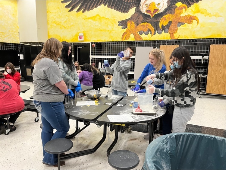 eagles_jcms's tweet image. JCMS Cooking Club spent the day creating Cookie Mix in a Jar recipes in jars to give to their favorite valentine.