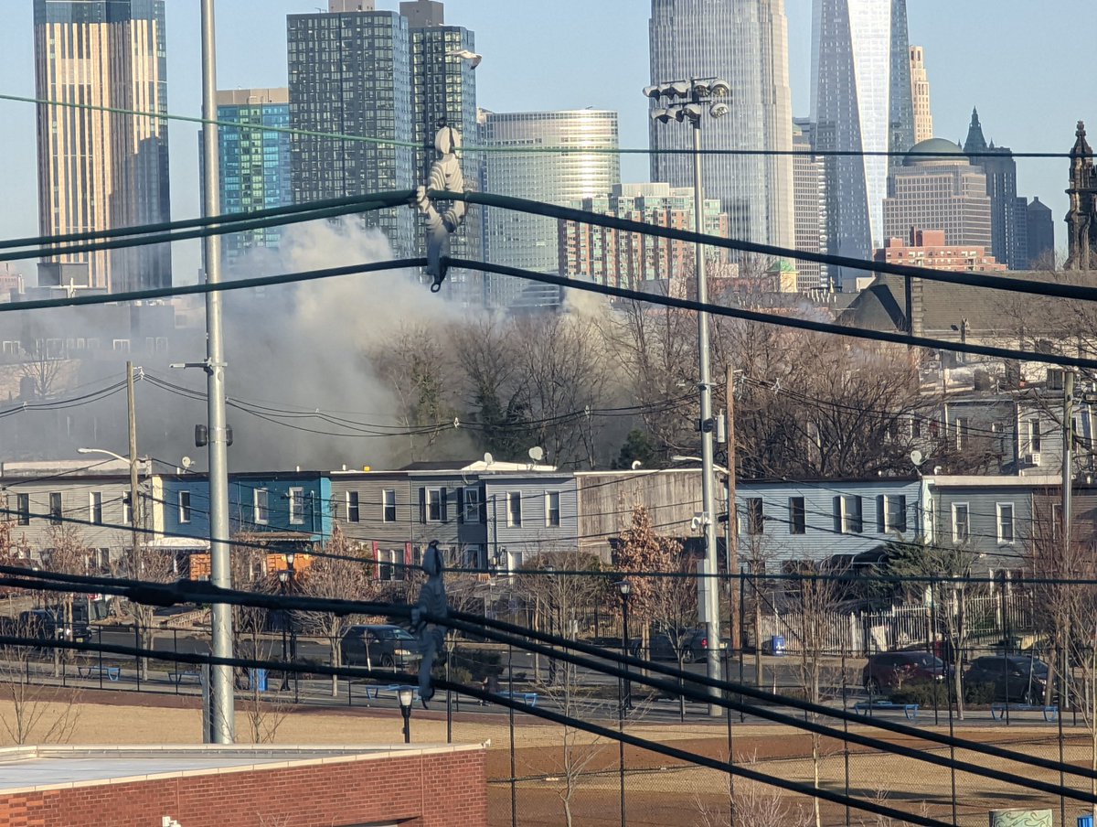 hamiltonparkjc's tweet photo. #jerseycity #fire #jcfd https://t.co/PB4HVdVLtz