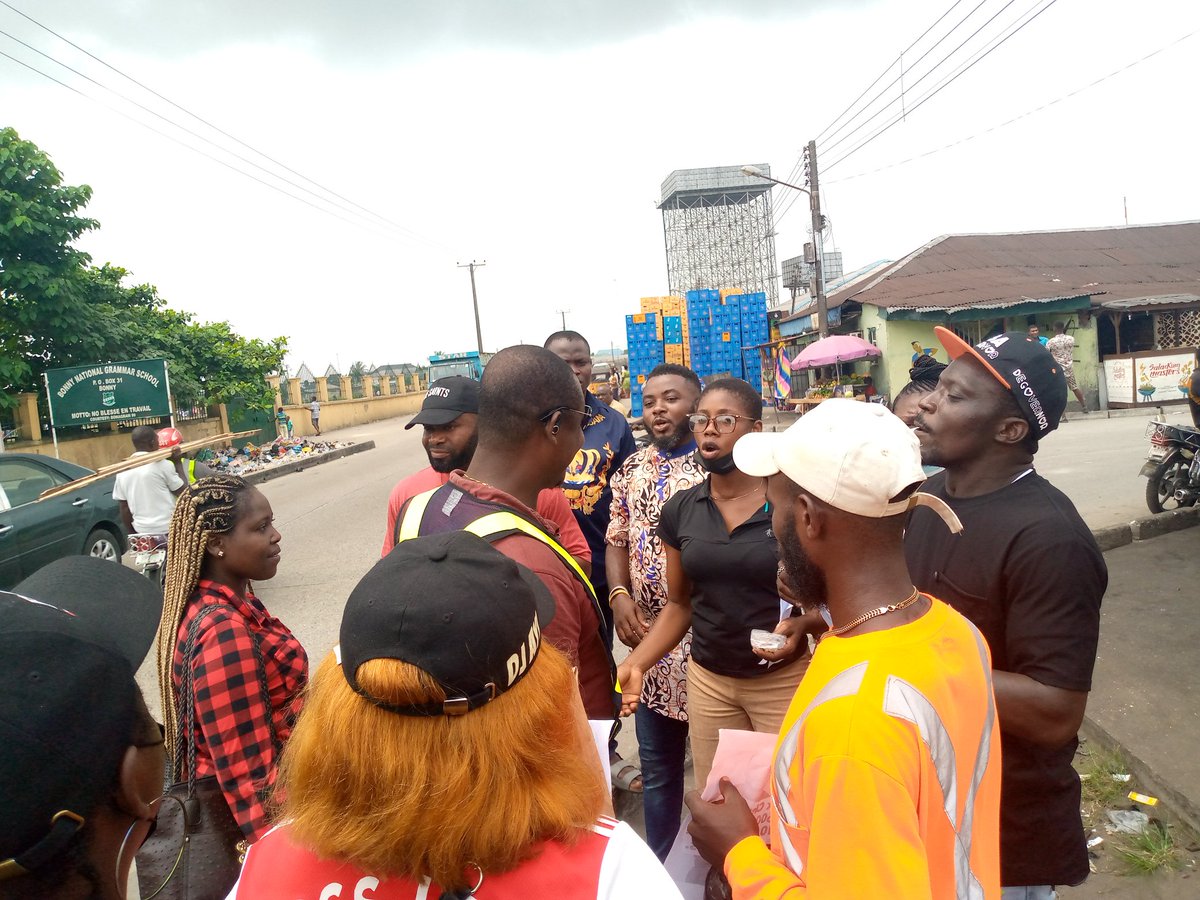 PepplePrincewi3's tweet photo. Team go raise fund for #Karibi have been working tirelessly to ensure funds for his treatment is raised. To our surprise a huge fund was paid by His Majesty King Edward, Bonny LGA chairman and CEO evomec global resources,Tonye Ibiama, Hon Cyril Hart and many more https://t.co/LSUBk6BZzI