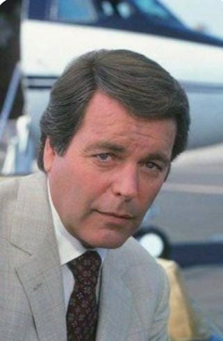 DinaildesS's tweet photo. @gettv Robert Wagner Feliz aniversário 9.2 https://t.co/vPseXmv0c1