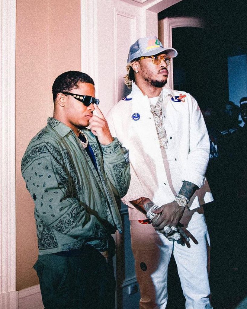 YoungStonerLife's tweet photo. I'm showin' love to all my family 'cause that's how you win 🐍 @2x_unfoonk #RunningOutOfPatience 🦅 @1future https://t.co/uQlRD0TkNE