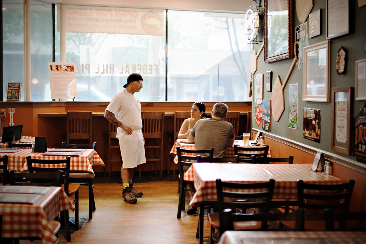 SubFantasyFilm's tweet photo. Welcome back to our favorite day of the week #foodiefriday!! This week we're highlighting Federal Hill Pizza. The restaurant showcases a unique style of Neapolitan brick oven pizza and a myriad of other menu items from salads to burgers, all served in a family friendly setting. https://t.co/HLSWABaNuE