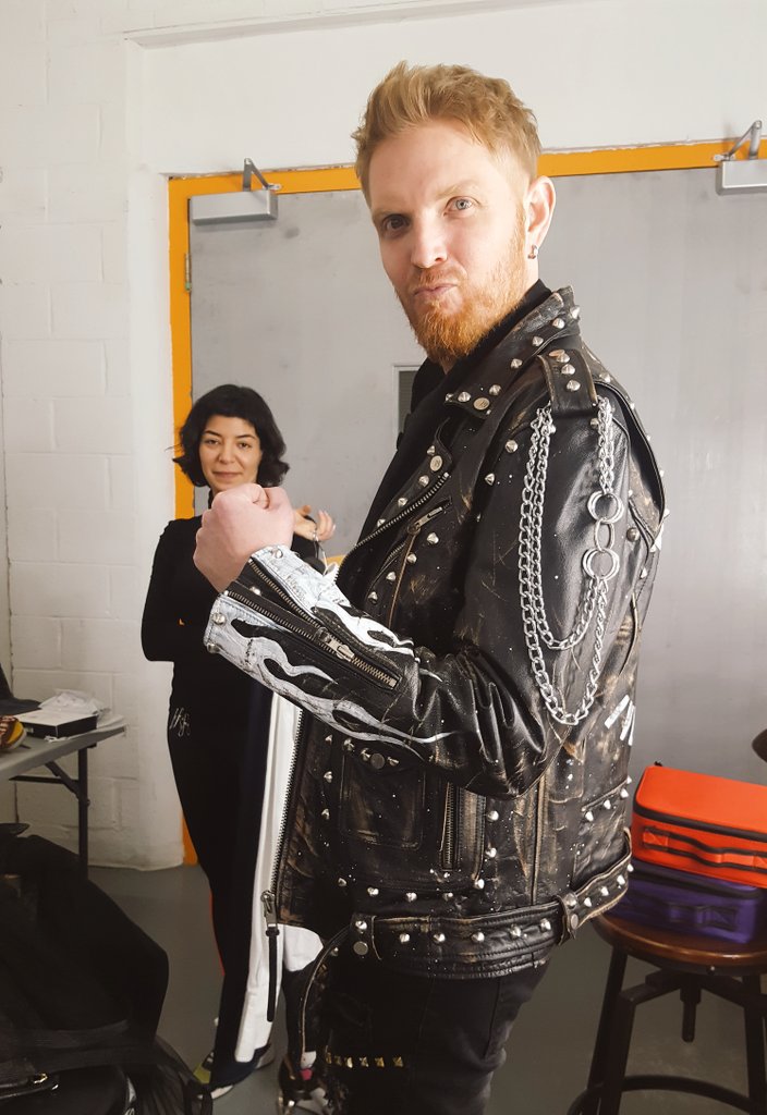 TheStandstills's tweet photo. 🔥😝🤘 Jonny running down the line of clothing options....nope nope ummm YUP.
#heavymetal #metalhead #fashionfriday #rockfashion #badassjacket #mensfashion #gunshow #metalface #rockface #readyfortheweekend #bikerjacket https://t.co/8NktkOY0qJ