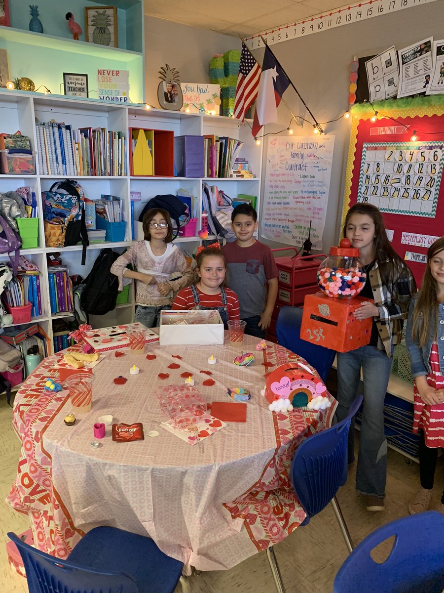 We LOVE our KWE students! <a href="/LampasasKWE/">Kline Whitis Elem</a> making memories at the Valentines Parties! <a href="/LampasasISD/">Lampasas ISD</a> #catchyourmagicmoment #whatAdistrict