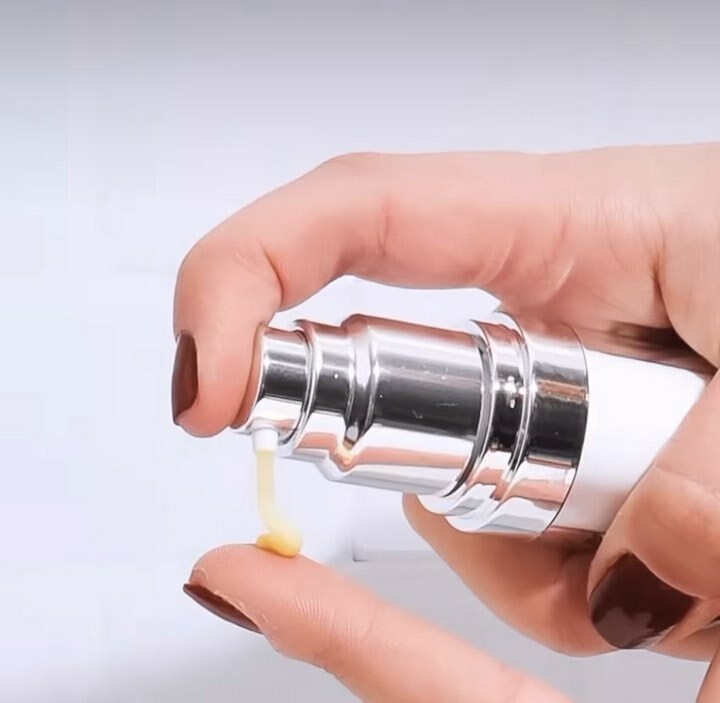 SkinSolutionsMD's tweet photo. ✨Alastin’s Renewal Retinol: available in 2 strengths with an amazing list of benefits! 🔽✨

● Diminishes the appearance of fine lines and wrinkles. 
● Smooths skin texture and helps improve skin tone. 
● Calms sensitive skin with anti-irritants and antioxidants. 
● Protec… https://t.co/dCBzdO7tNG