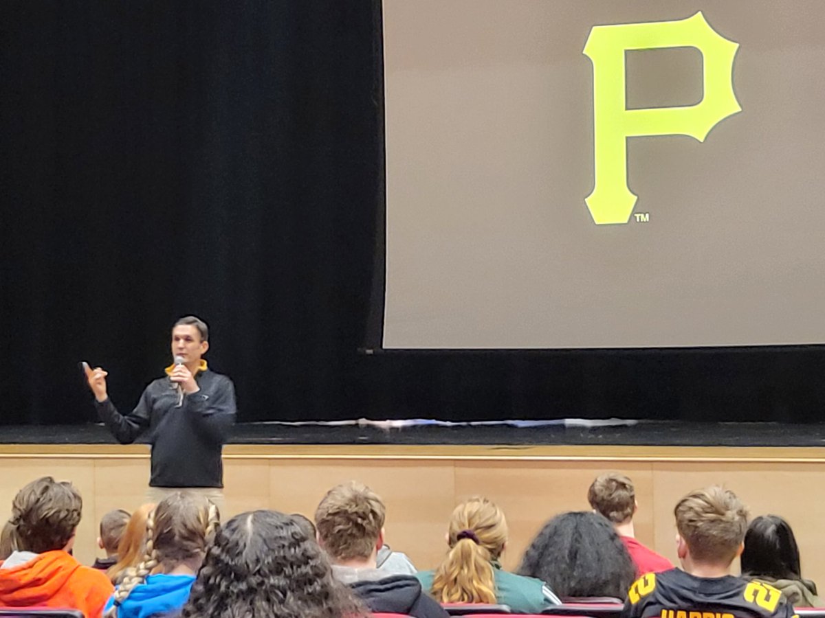 TheBuccosFan's tweet image. It was wonderful having @BucsJoe share his "Power of Ordinary" presentation with the 7th &amp;amp; 8th grade students at @Beaver_Local this morning. #PowerfulMindset #OrdinaryJoe