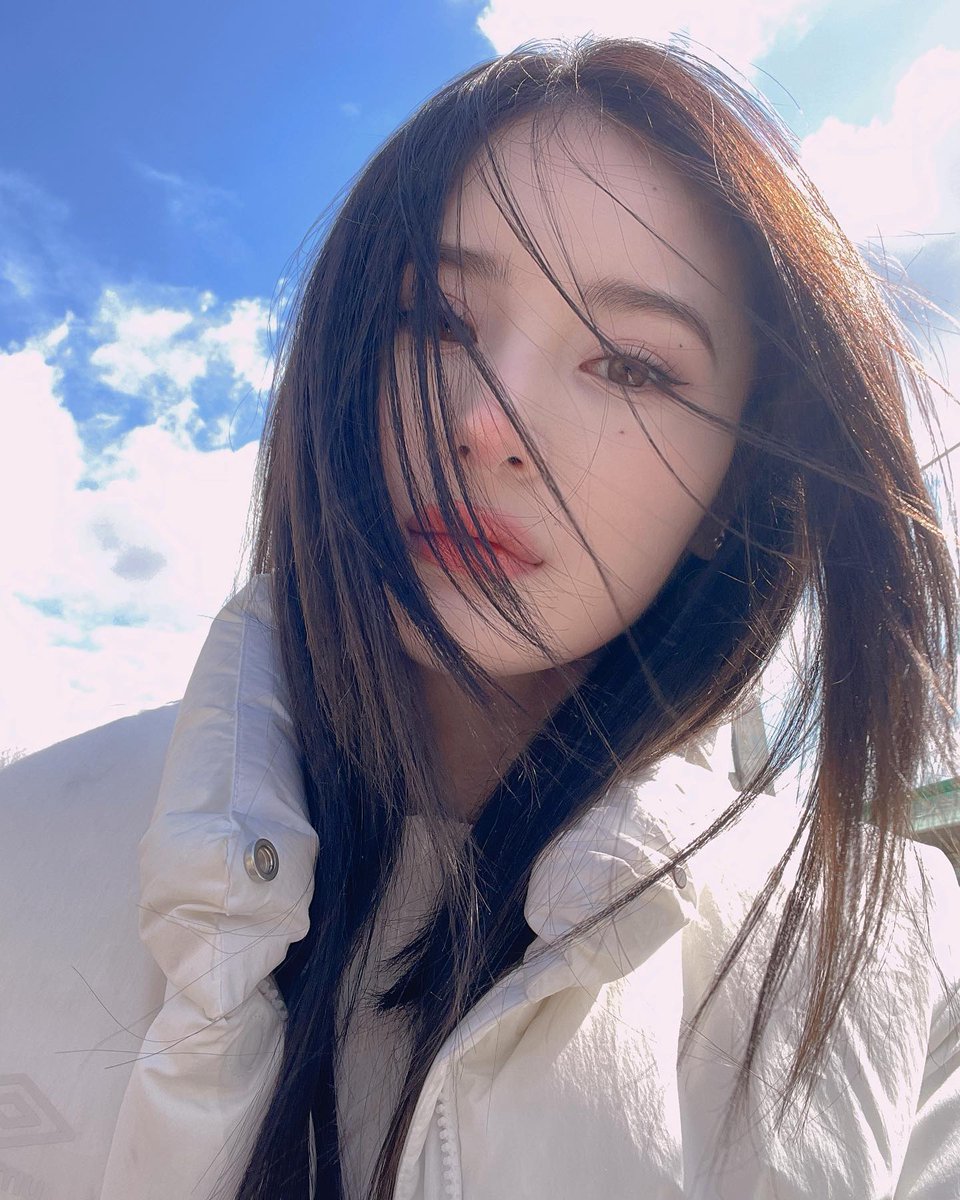 Emma28713763's tweet photo. 她是那么的美丽 #拉娜 #Chuang2020 #lanakpop #alldaylanahami @WeTVOfficial https://t.co/3myrxZysji
