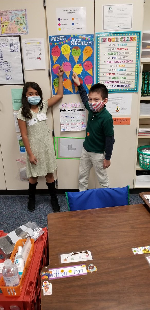 MsGilbert4th's tweet photo. How about these birthday twins! Let's celebrate another year in two different households. Have a great  day!!!🎂🎉#petroskypirates #aliefmission #educatingPirates https://t.co/IvpriCIe71