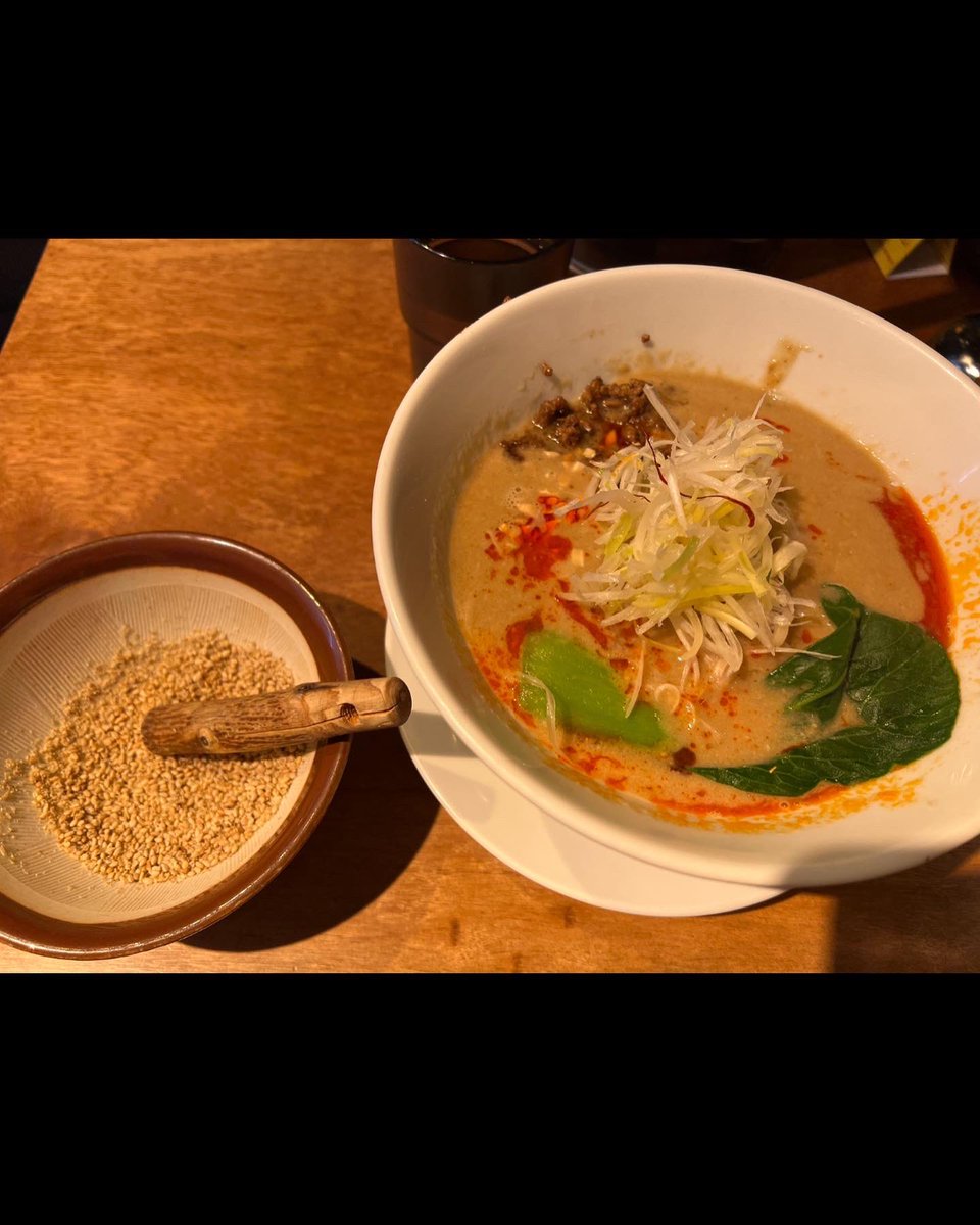ami_sakaguchi_'s tweet photo. 今日もヴァイナルミュージックありがとうございました😊💓

散歩はスケート⛸✨
久しぶりのリンク楽しかったー！！

そして担々麺も美味しかったです🥰

#ヴァイナルミュージック　#文化放送 https://t.co/juyc2EbyYL