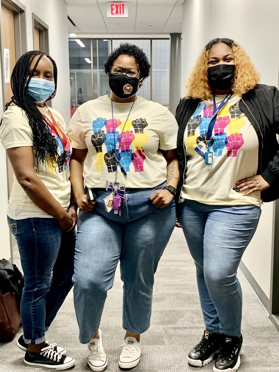 Cat_Me2's tweet photo. @LandrumMS Special Educators still rocking our Black History attire! #BlackUnity ✊🏾 https://t.co/smhyznLtAU