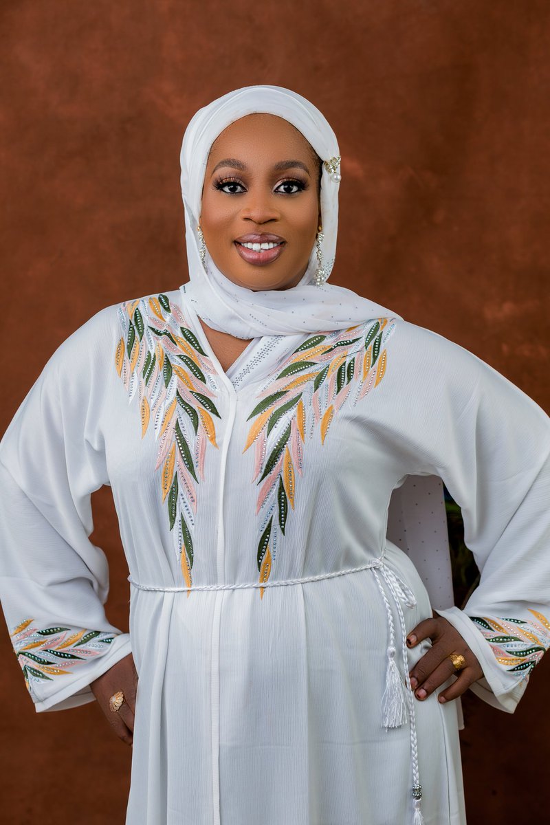 ummisy's tweet photo. Alhamdulillah For yet another day on the Surface of earth 🌎,  I am a Queen, Eledumare Masterpiece, a legend ✨💖❤♥💜💕 https://t.co/vDMphTi5Iq