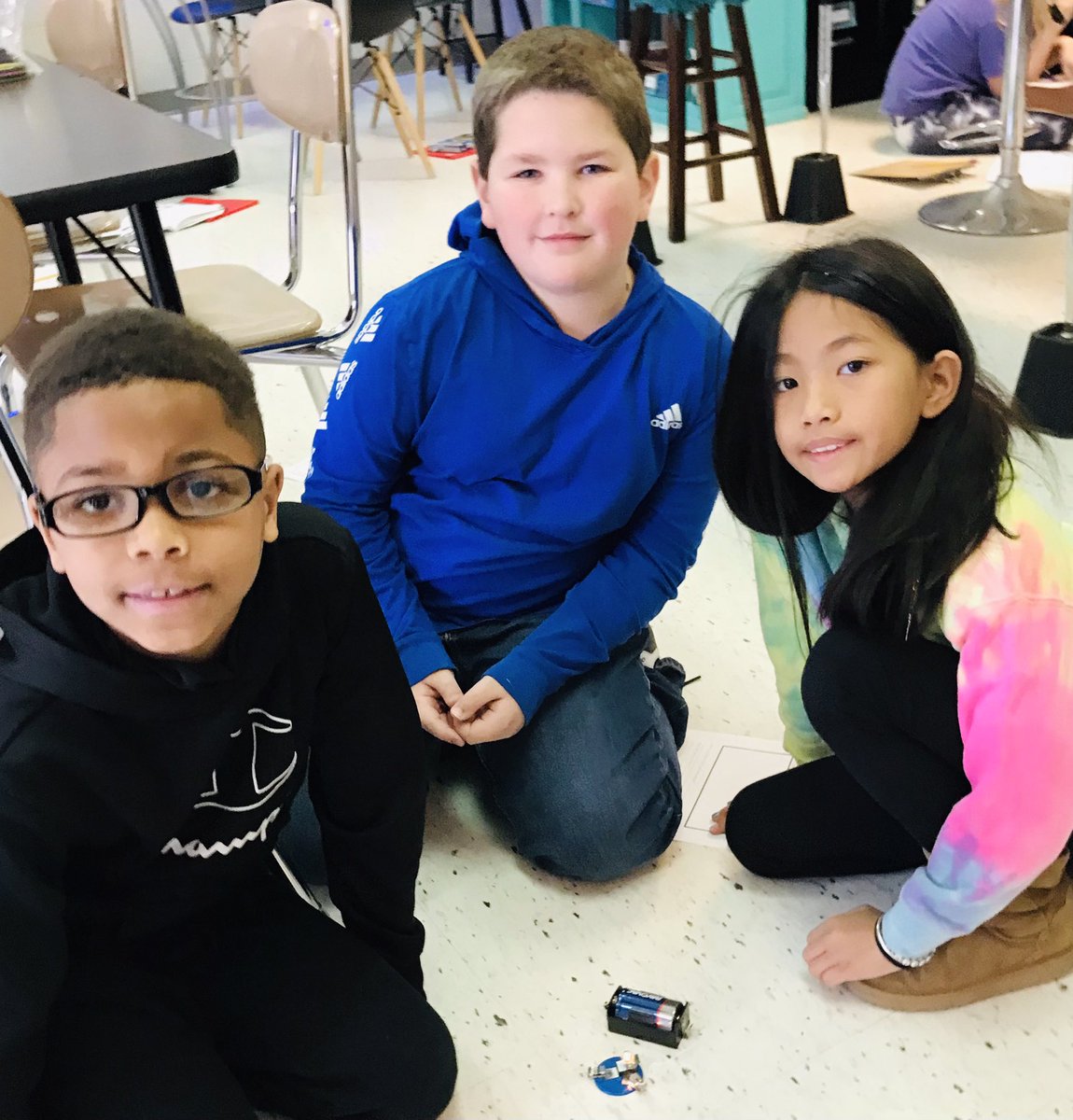 dawn_husky's tweet photo. Students creating working circuits @kdjarratt @PGEcubs @ksteach2018 https://t.co/KWXxewBujW