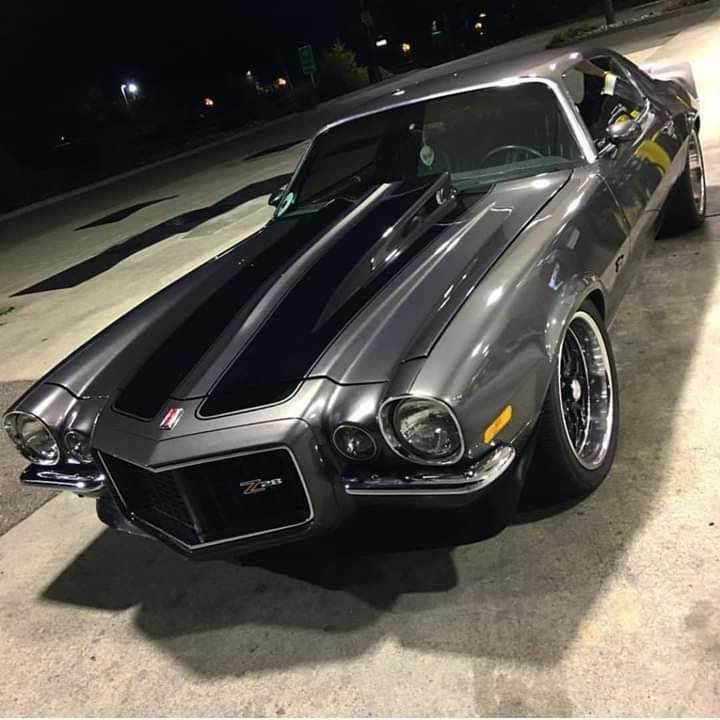 CobraSVTnewedge's tweet photo. This is one sweeeet #splitbumper #Chevrolet #Camaro #Z28  #FrontEndFriday 🔥🥵 https://t.co/txiJyI2ul6