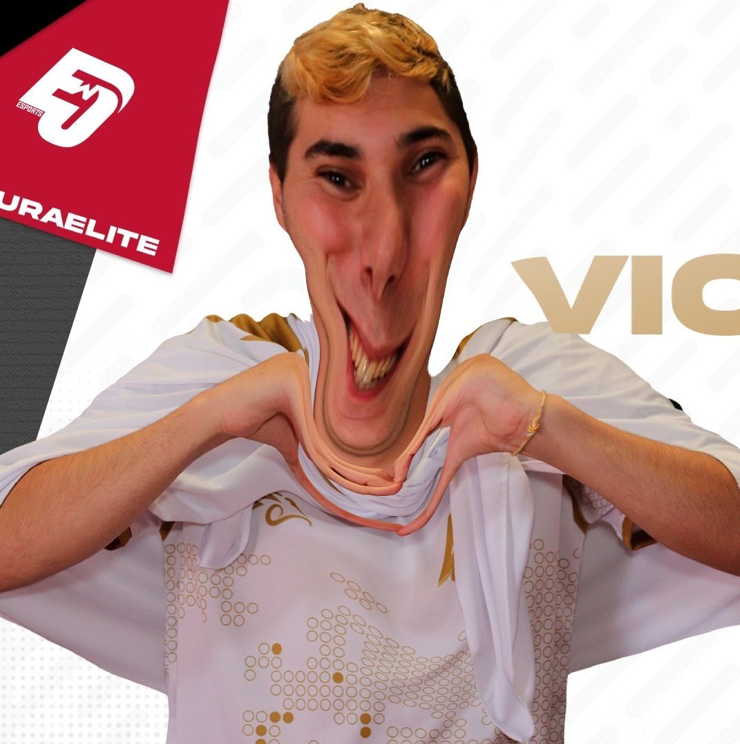 Como cuando te dicen | Pero fue por la 
que quedaste primero  | parte de la cola
en los <a href="/RoyaleAwards/">Royale Awards</a> 

#FreeJoni21