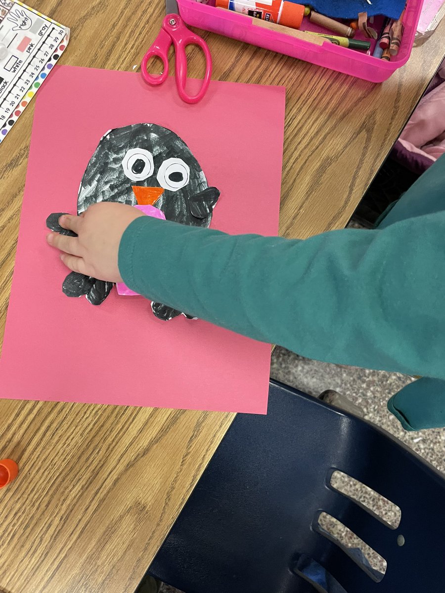 Teachnmomma's tweet photo. Day 22 WHY: Need a pick me up? Just look at these sweet Ks 💜 they are making for their families. These kiddos have grown so much this year and it’s exciting to be a part of it and watch it unfold. Love them! #30DaysofWHY @PinchbeckESRays #penguins #lefthanded #allthehugs https://t.co/N8OvLPbBHH