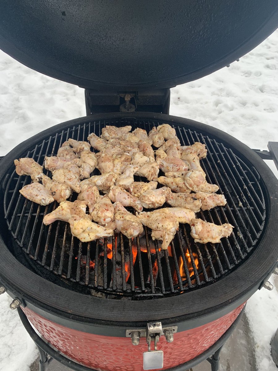 kcgrizz's tweet photo. Smoked chicken legs and wings are coming tomorrow.  Hoping the CATS are ready to toe the line and advance. #42strong #oxfordstrong @OxfrdWrstlng @oxfordadkk https://t.co/KfnTlFiUjD