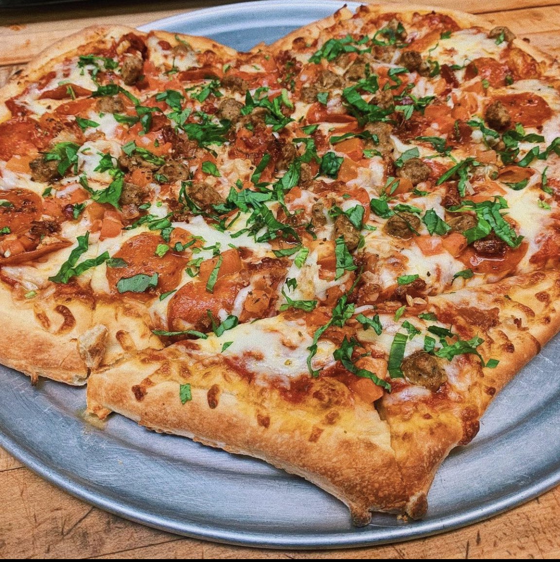 Valeria__flo's tweet photo. If anyone wants some, my family’s restaurant makes heart shaped pizzas, they taste as good as they look 😉 🤍Augustino’s Italian Restaurant in Garden Grove,CA🤍 https://t.co/Xbh9SEea3Y