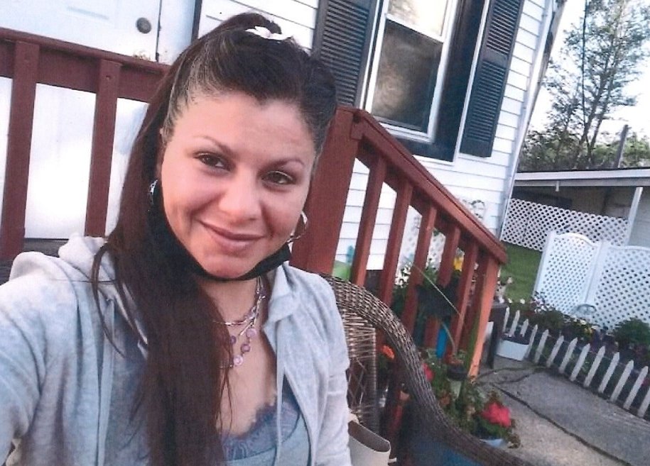 The New Jersey State Police is seeking the public's assistance with locating Catherine Scalzo, 40, of Hunterdon County, N.J. Catherine has also lived in Eatontown and Long Branch, N.J. 
 
m.facebook.com/story.php?stor…