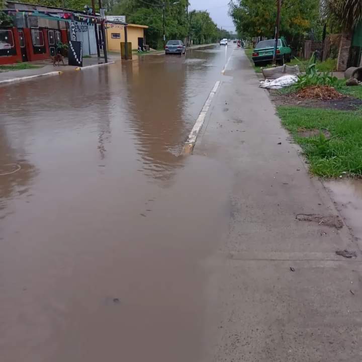 jorrjuarez's tweet photo. Del Viso ahora! Acá está el resultado de las obras inauguradas en campaña, las obras a los tirones, sin planificación, sin sentido común.

@JuntosxPilar_ 🔵🔴 https://t.co/VdiVuHJzRW