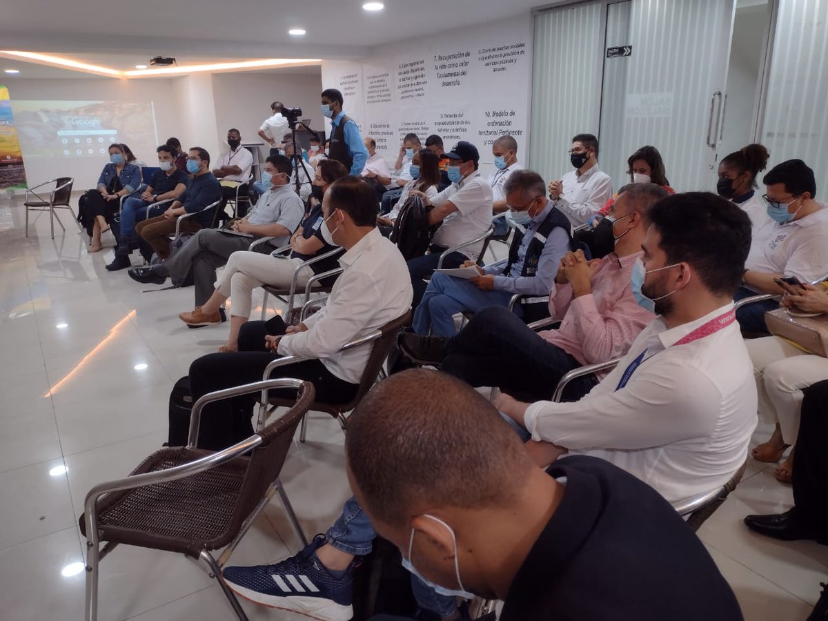 PnudColombia's tweet photo. 🌄¡Buen camino se construye para que Buenaventura sea territorio de paz y desarrollo sostenible!
Acompañamos gran conversación con Gob.Nacional y Comité Paro Cívico para enriquecer el Plan Integral Especial para Desarrollo de Buenaventura #PIEDB
Detalles👉🏼 https://t.co/RVV99CrdZw https://t.co/FaFAOVT0zI
