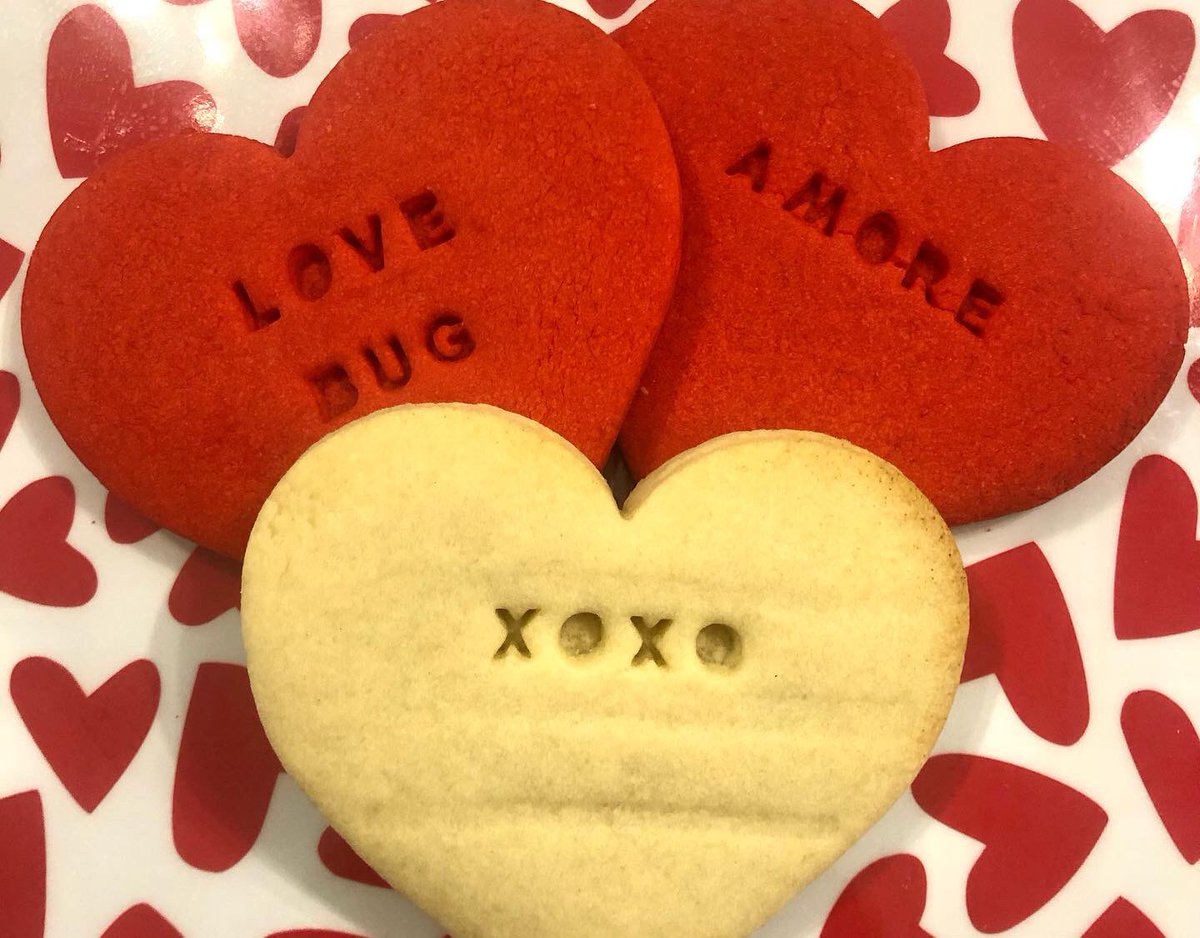 Trisomy21Momma's tweet photo. Just a little sample of some of the V-Day cookies people ordered. Thank you for supporting the DSRF and the Run Up For Down Syndrome. If you want ANY cookies let me know-until the Run Up happens in June, all proceeds from my cookies goes to this!
#MissACookies #RunUp4DS #dsrf https://t.co/BSCtElYf4h