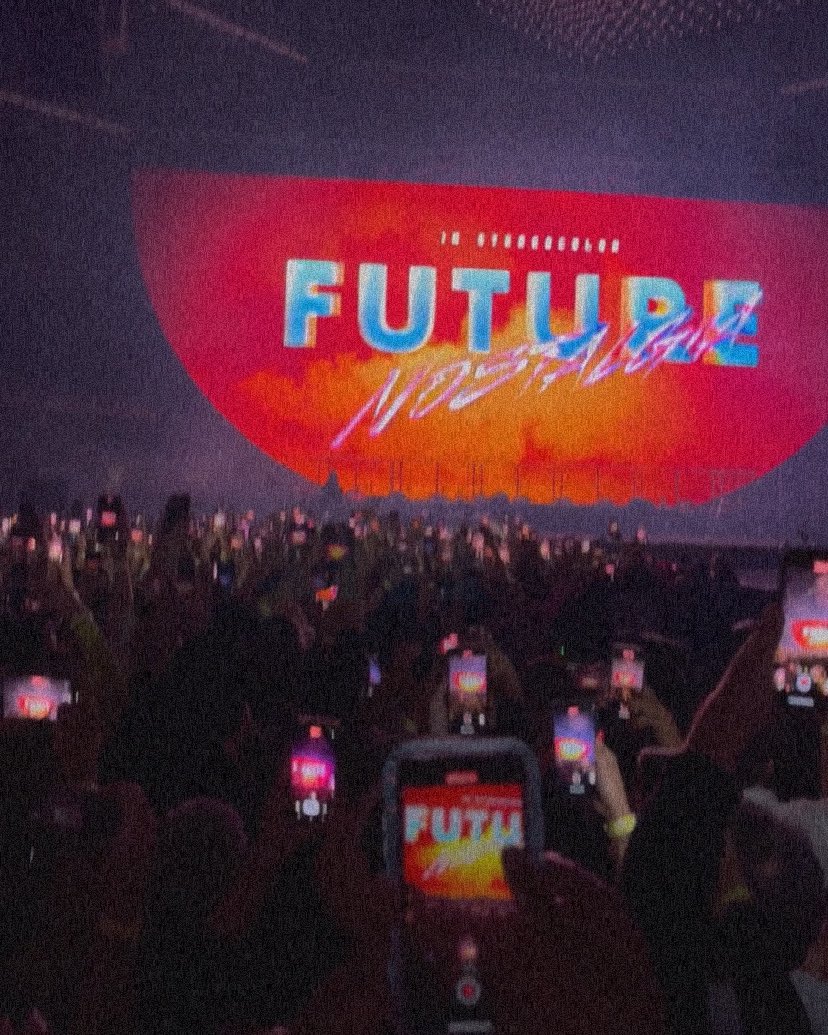 oh to be in a dua lipa concert