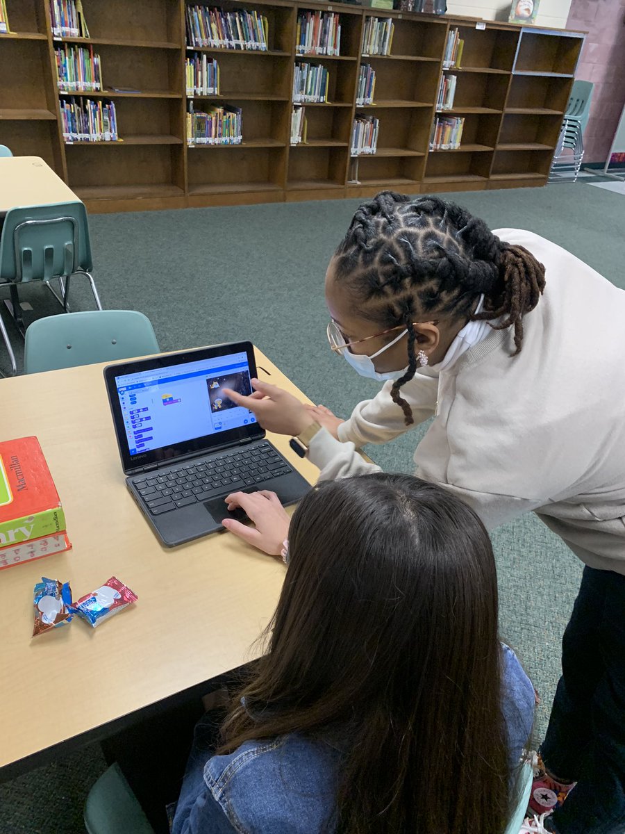 edrhett's tweet photo. Greenwood Girls Who Code learning Scratch!! @nnpsgreenwood @NNPSITC https://t.co/MweW8Nup9L