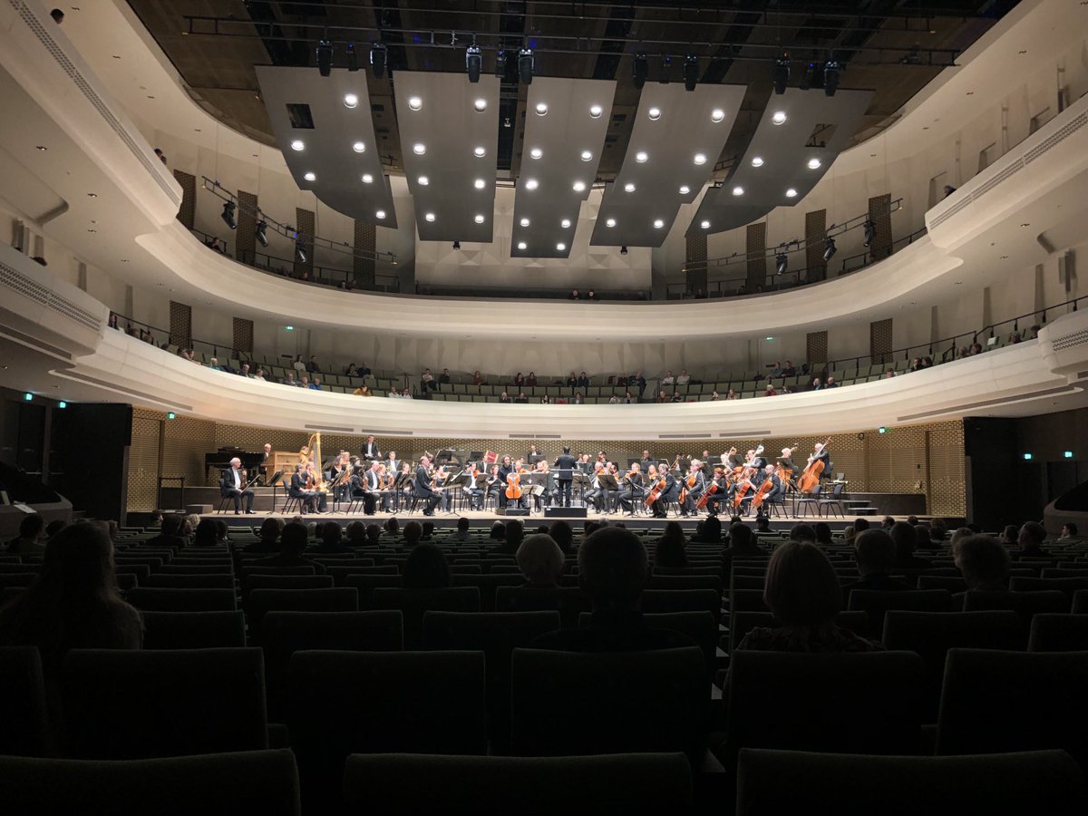 Vuurvogel, Walton celloconcert, geweldig debut van dirigent Nuno Coelho en ongelofelijke magie van Nicolas Altstaedt, er zijn nog kaartjes voor zondag ochtend, don’t miss it!