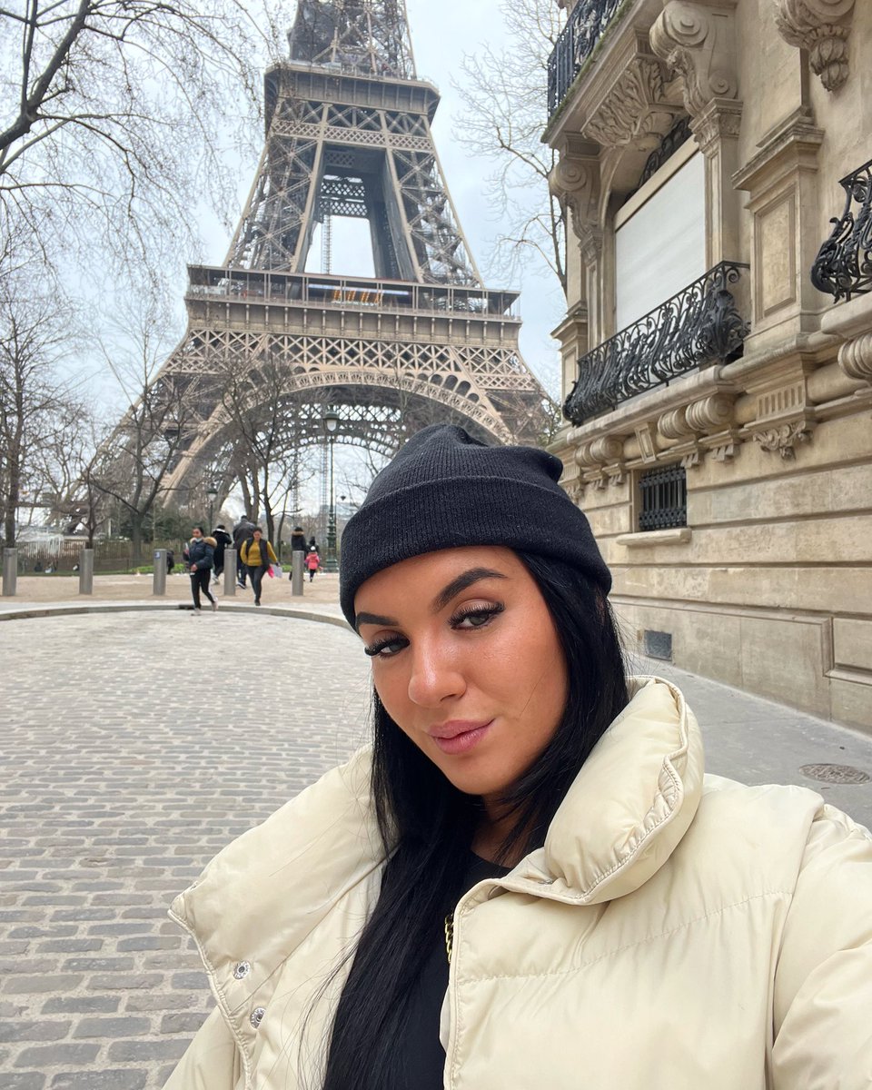 jazsims1's tweet photo. 🇫🇷❤️✨ https://t.co/LkXwwZxqr5