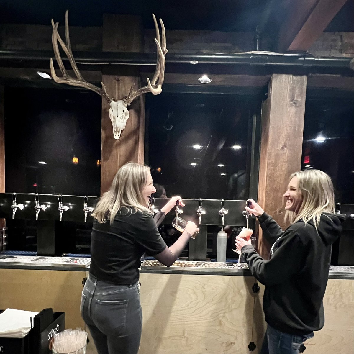 HuntsmanBrewing's tweet photo. 💃Girls Just Want to Drink 🍺. Come down and enjoy Happy Hour until 6pm. We also have our late night menu today and tomorrow until 11pm. #BeerisBoss https://t.co/eYDtYTcRAt