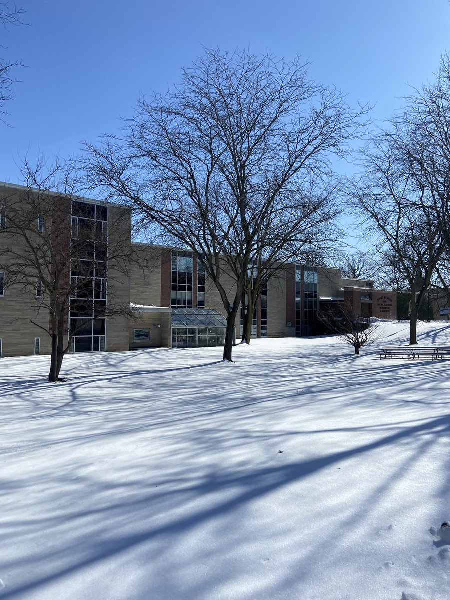 AC_Ribbons's tweet photo. It might be cold out but it won’t be the day of ROE! #adriancollege #ac #acroe #winter #gdtbab https://t.co/HiaCHzLZQ5