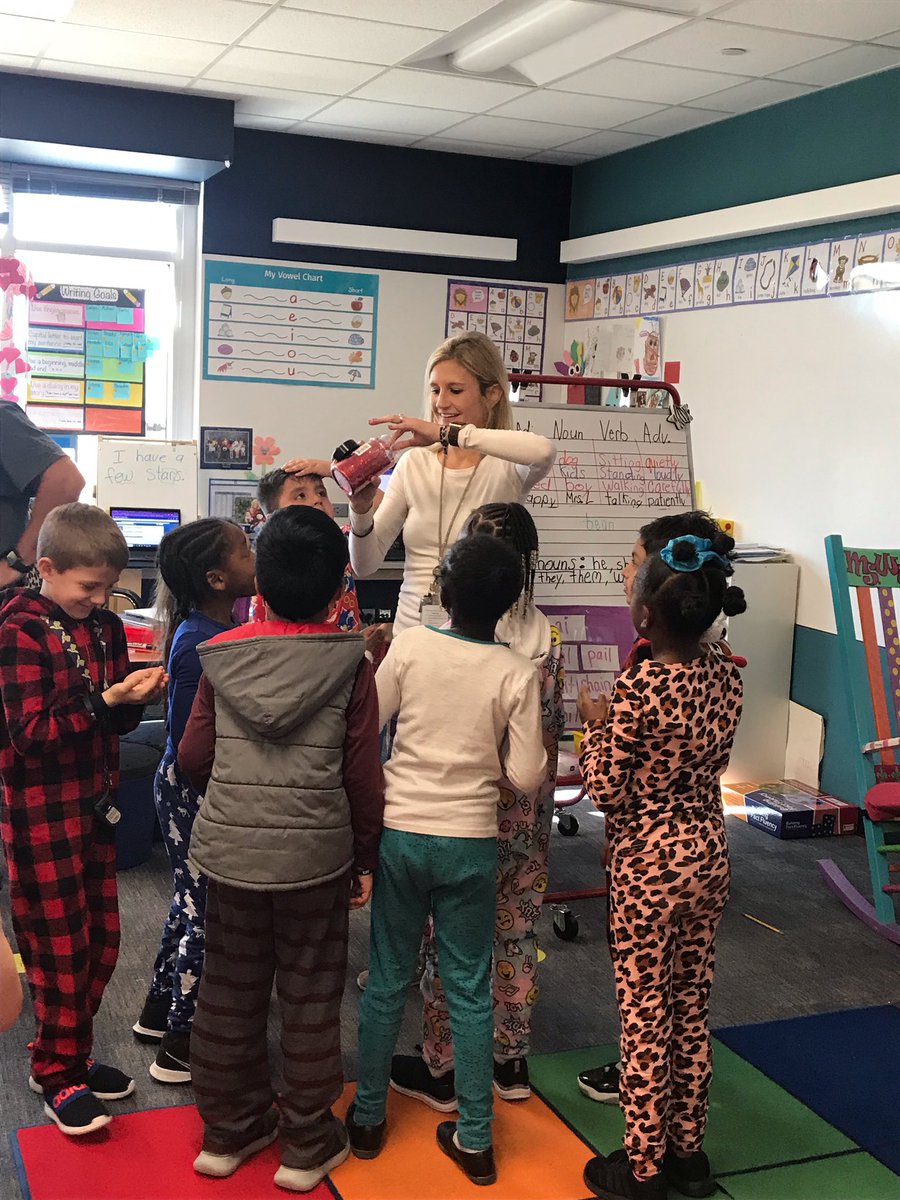 We added a bit of SPARKLE to our snap words today! When Mrs. L wins, we all win!! These bengals are working hard! #bengalpride #sparklesmakeeverythingFUN