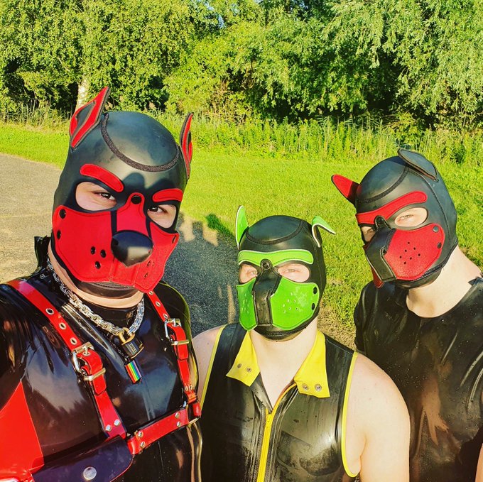 Shine bright in some rubber xP #rubber #pup #puppies #holidays #throwback #friends #love https://t.c