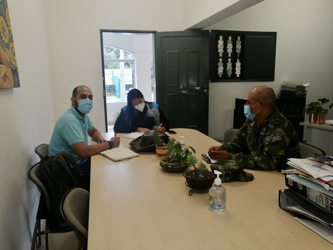 ElianaGomez's tweet photo. La recuperación de los corredores ecológicos y conservación de fuentes hídricas del Corregimiento de Santa Elena, ha sido una de nuestros principales objetivos.
En conjunto con @Corantioquia @Maurici02154823 y el #BAPOM4 @COL_EJERCITO coordinamos el plan de siembra 2022. https://t.co/8Pdsp7Mrm9