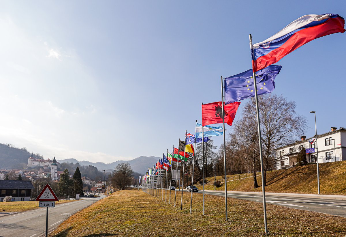 Welcome young skiers!
30 flags of 30 participating countries at 47th Pokal Loka 2022 are waving in Škofja Loka.
Have fun, show us the best you can and enjoy your stay with us!
Wave with the flag of the country you are coming from or you are cheering for!
#SloSki #sloskialpineteam