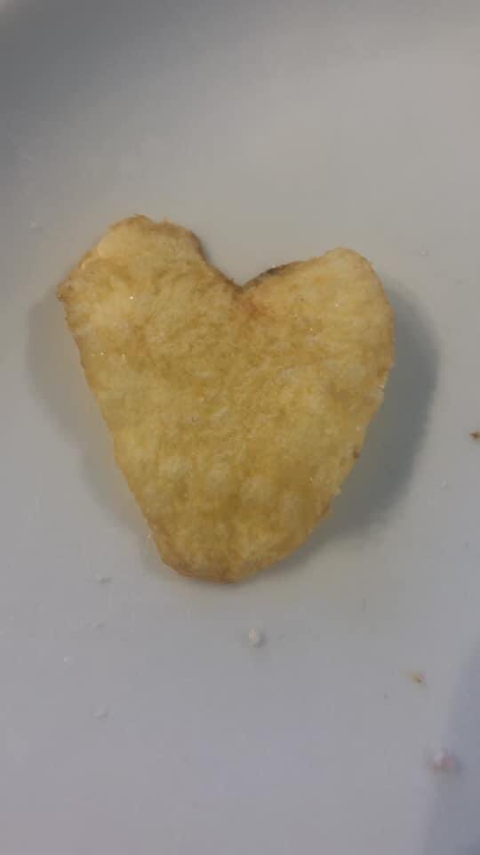 gooch_natalie's tweet photo. @walkers_crisps #LoveWalkers my son gave me this ❤️ https://t.co/Wp5eNsV6NT
