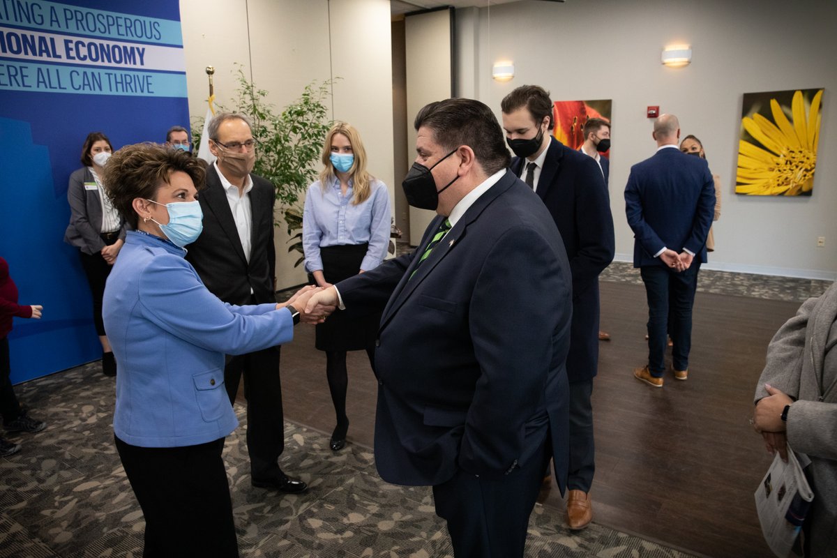 Quad Cities Chamber tweet media