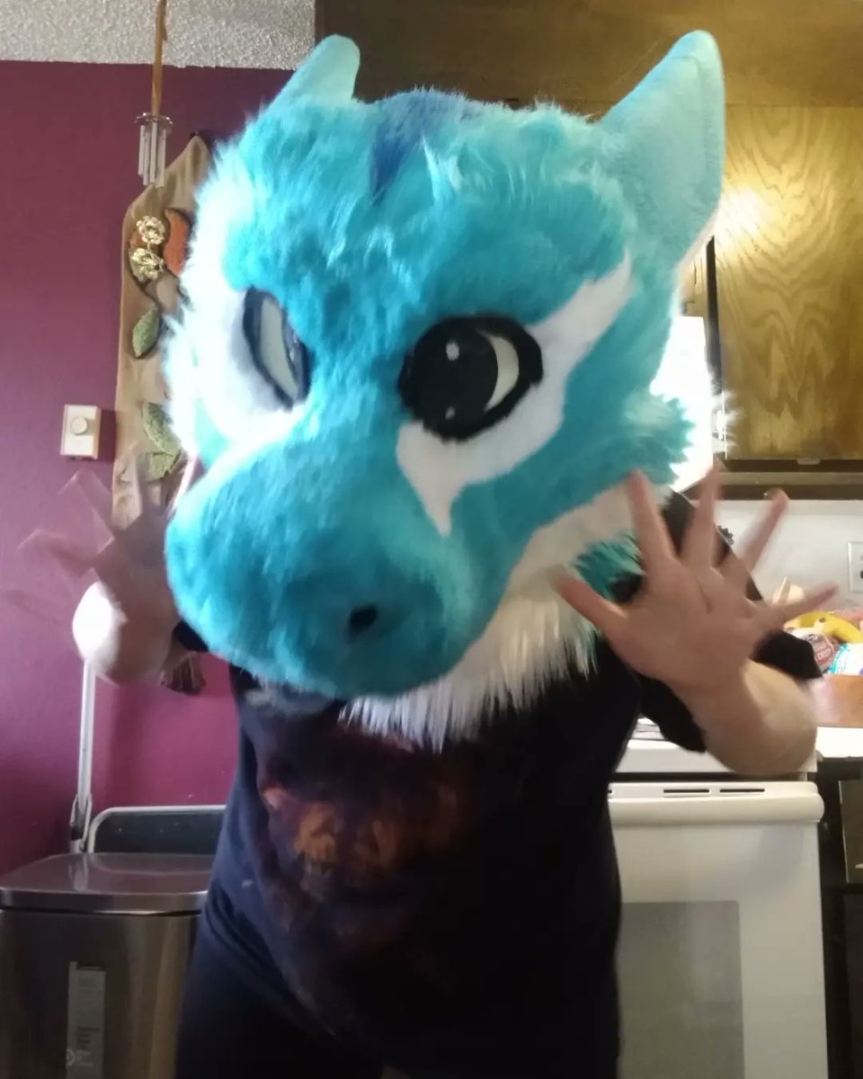 deadland_yote's tweet photo. Himmmm

Happy Fursuit Friday 

#FursuitFriday #furry #fursuiter #fursuit https://t.co/eHTTosSXnL