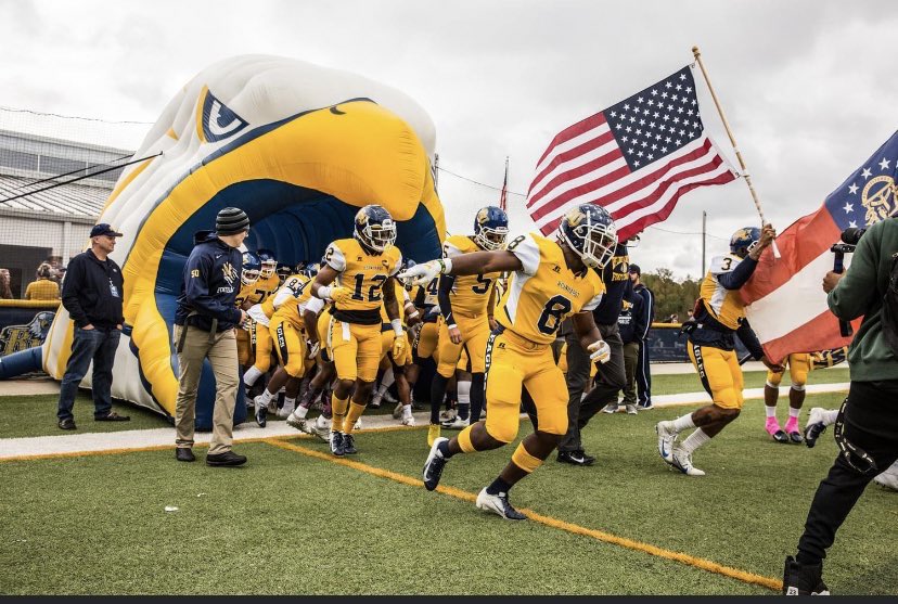 Monty_huntt's tweet photo. AGTG! After a Great Visit Reinhardt University Has Offered ๐๐ #goeagles @Coach_Eubanks @CoachDUBB_ELHS @_justDEWit @CoachTerry_84 @RecruitGeorgia @grindmodepeeps https://t.co/EpplIJ9qkH