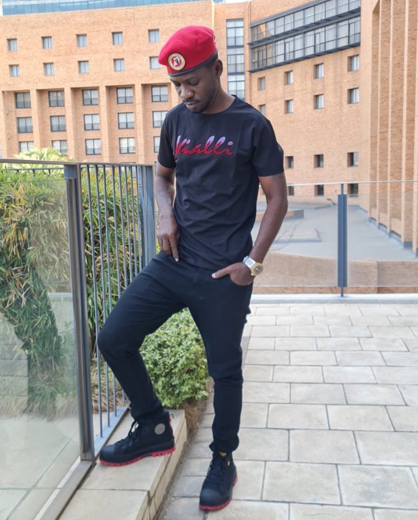 GUM_RAJAB's tweet photo. Our generational president @HEBobiwine
Was born today ! Happy birthday presido 🙏🙏
#BobiWineAT40 https://t.co/qVyvoHVh54